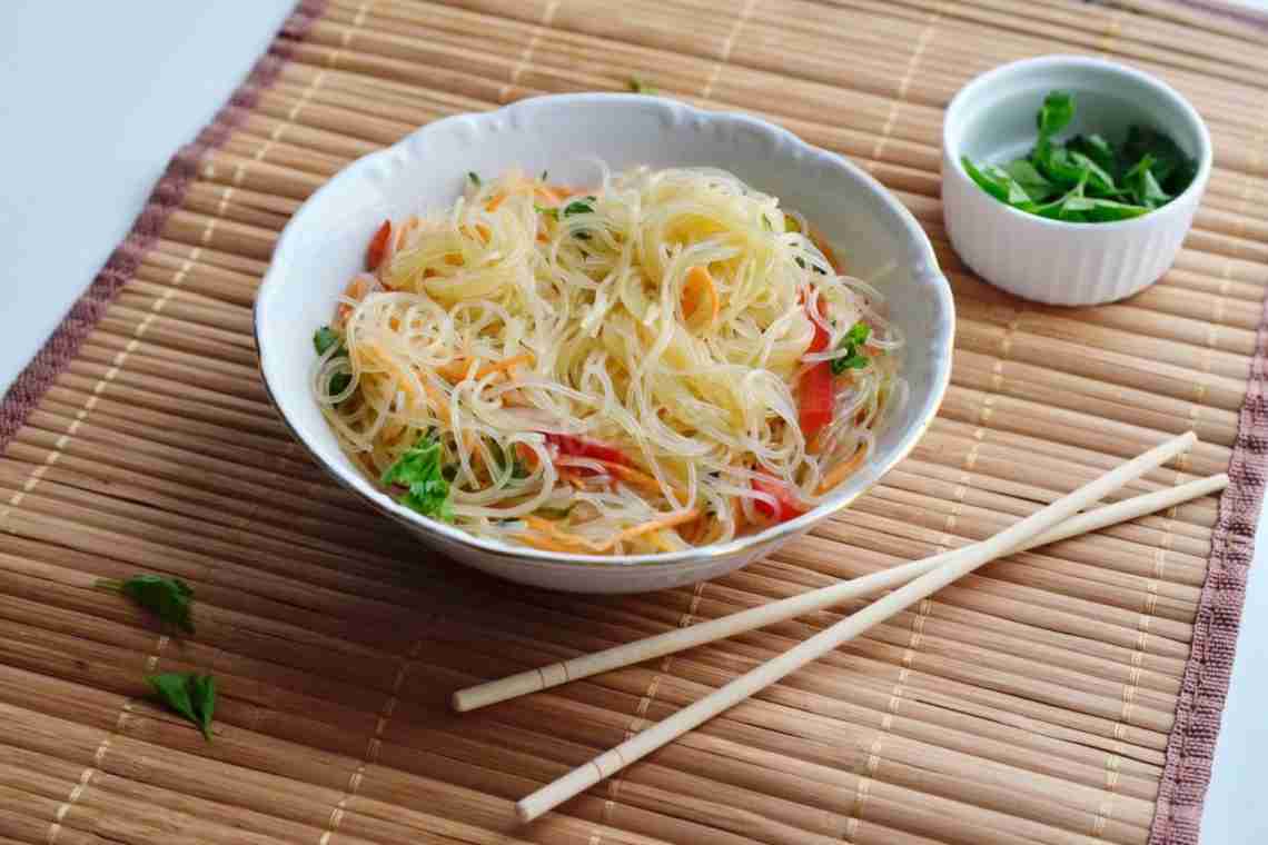 Китайська локшина з овочами і куркою: рецепти на найбільш вибагливий смак