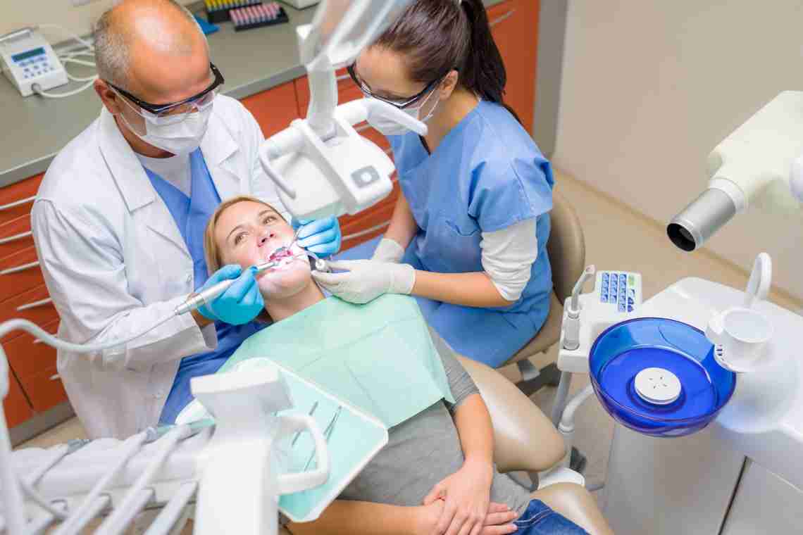 Професія стоматолог-ортопед:чи варто вибирати?