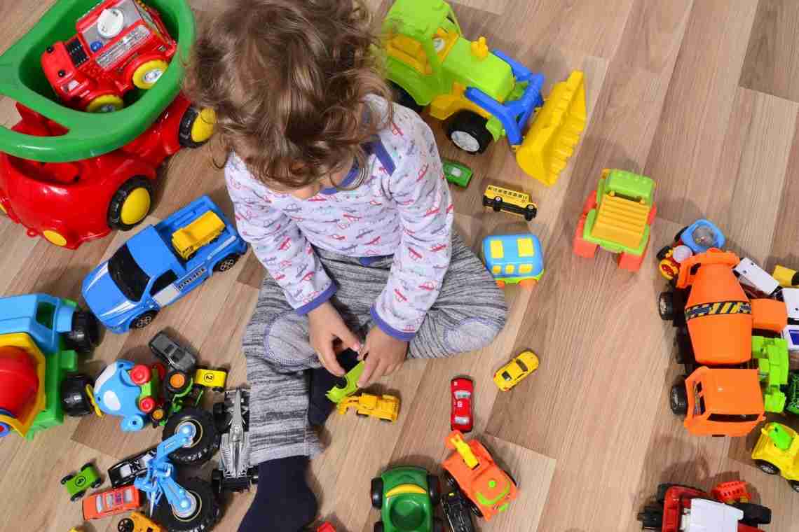 Купаємо дитину з іграшками: які їх види бувають і як правильно вибрати іграшки?
