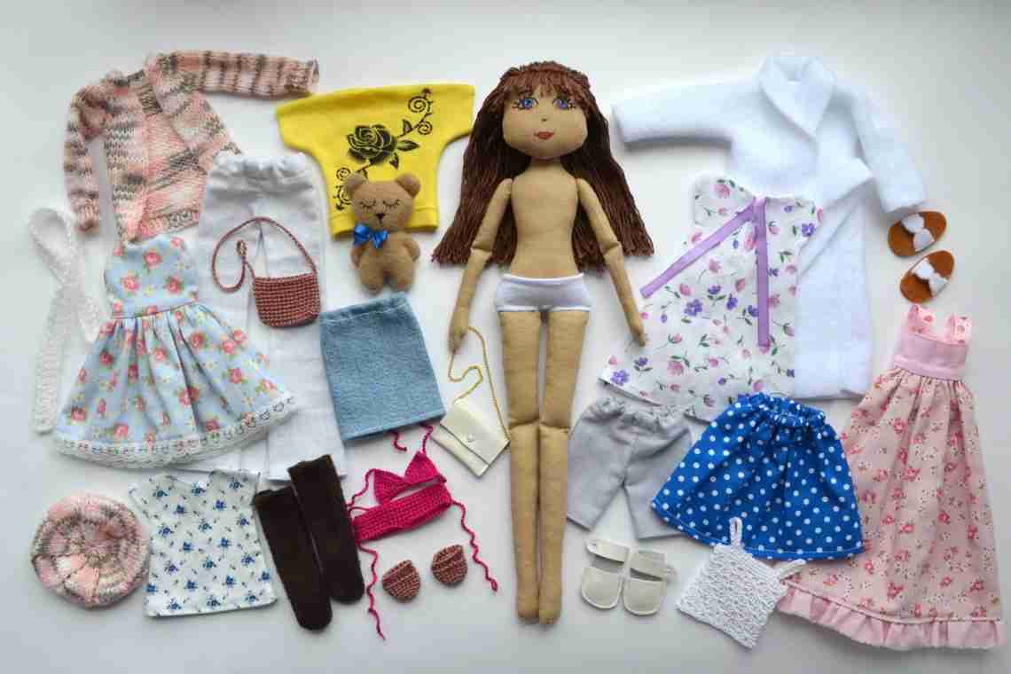 Як зробити одяг для ляльок своїми руками і порадувати дочку?