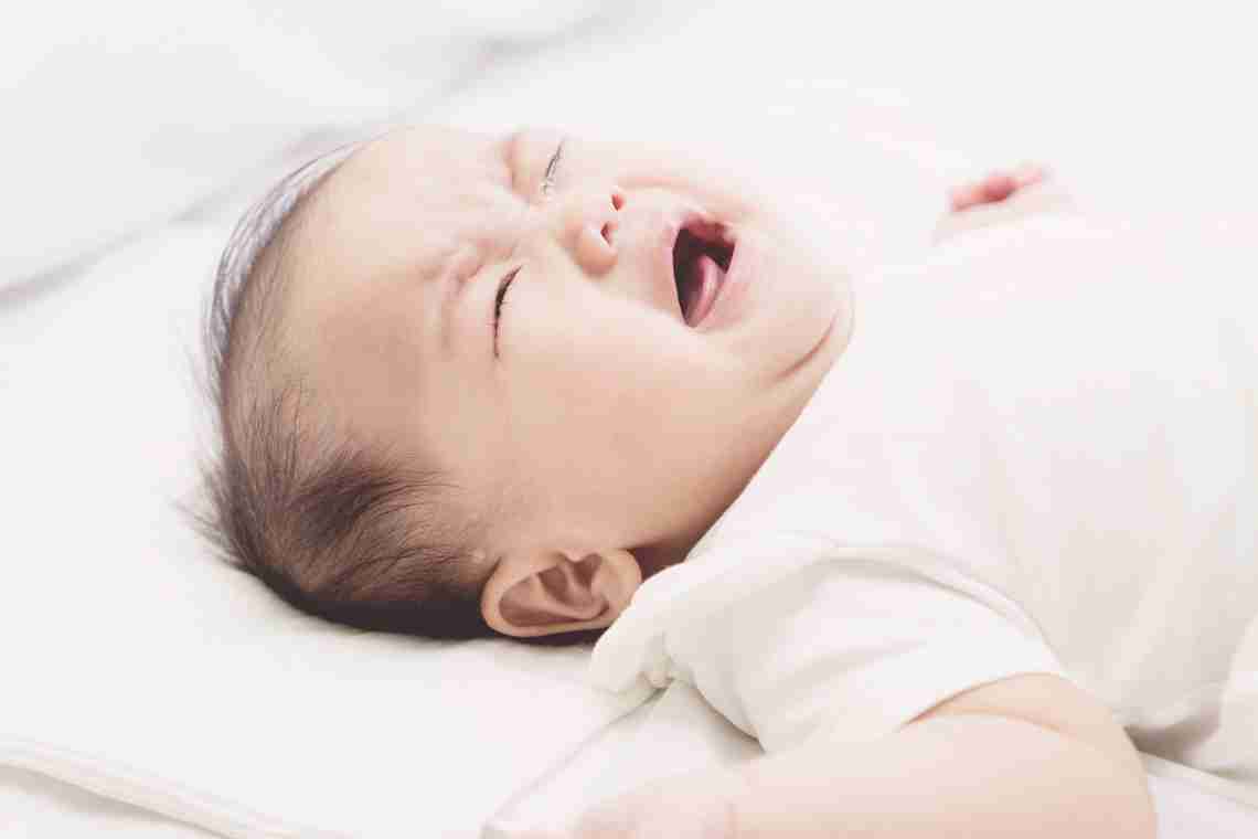 Чому немовлята погано сплять вдень і мало їдять?
