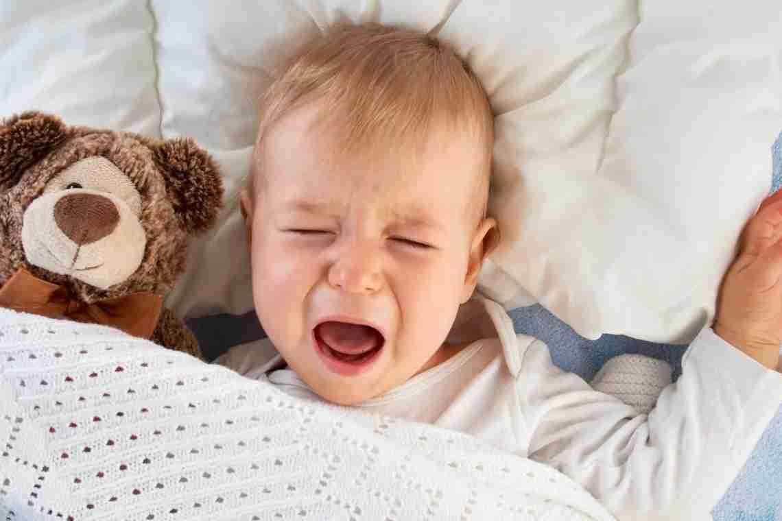Чому у дитини під час сну пітніє голова?