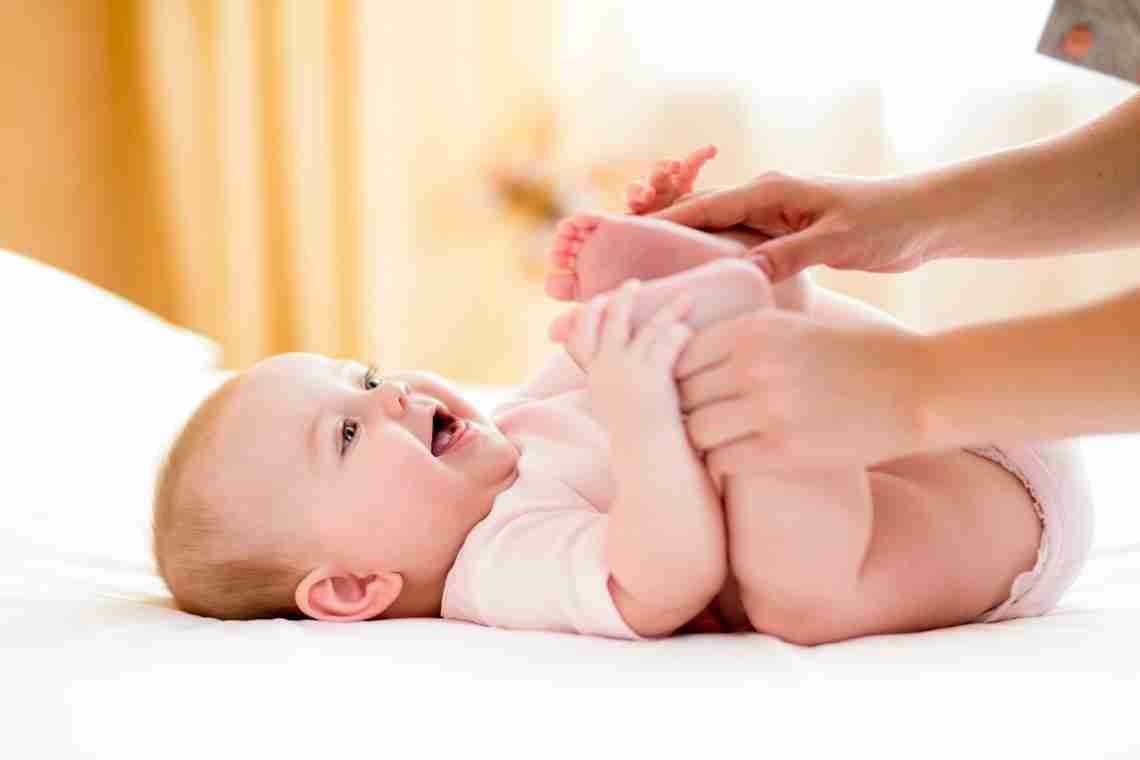 У чому користь масажу для новонароджених?