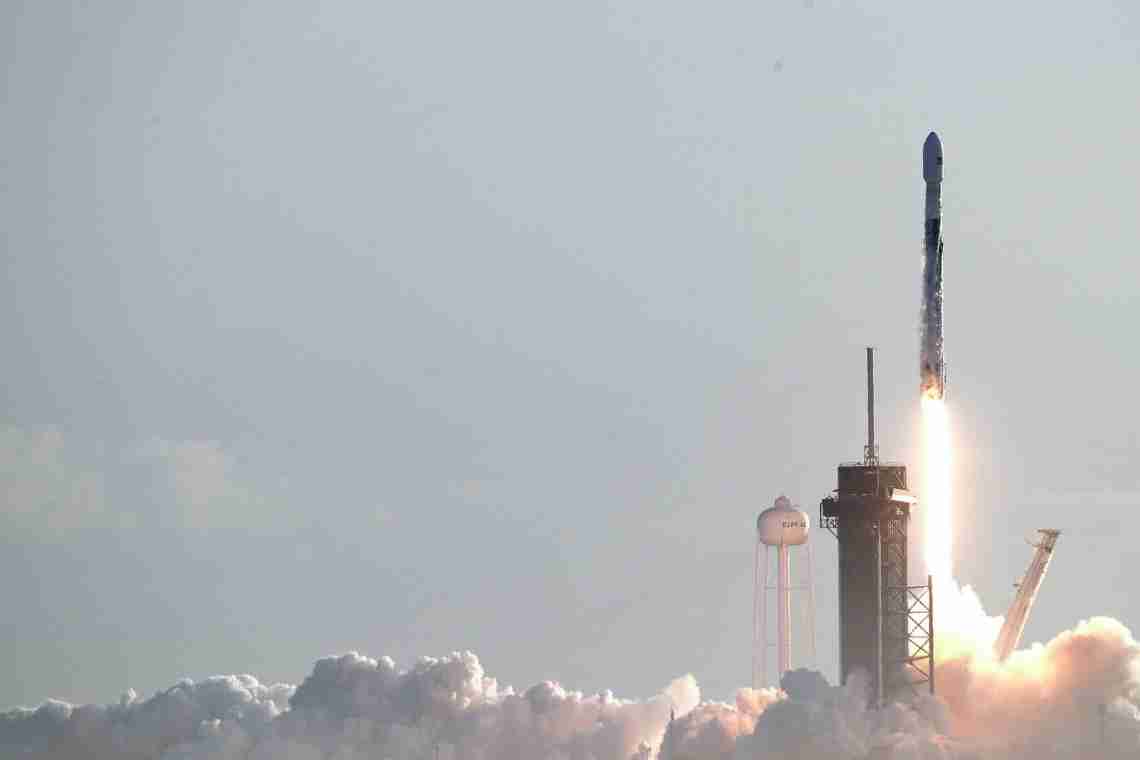 SpaceX успішно запустила ракету Falcon 9 з 58 супутниками зв'язку Starlink