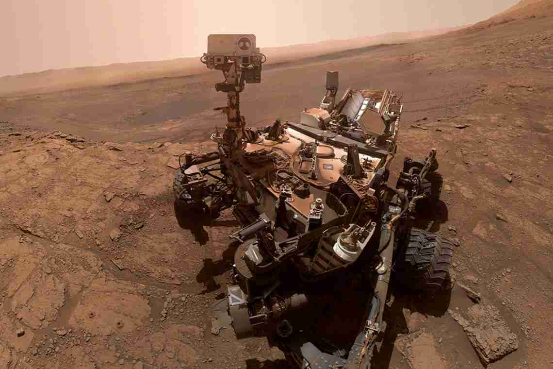 Фото дня: нове селфі «побитого» марсохода Curiosity