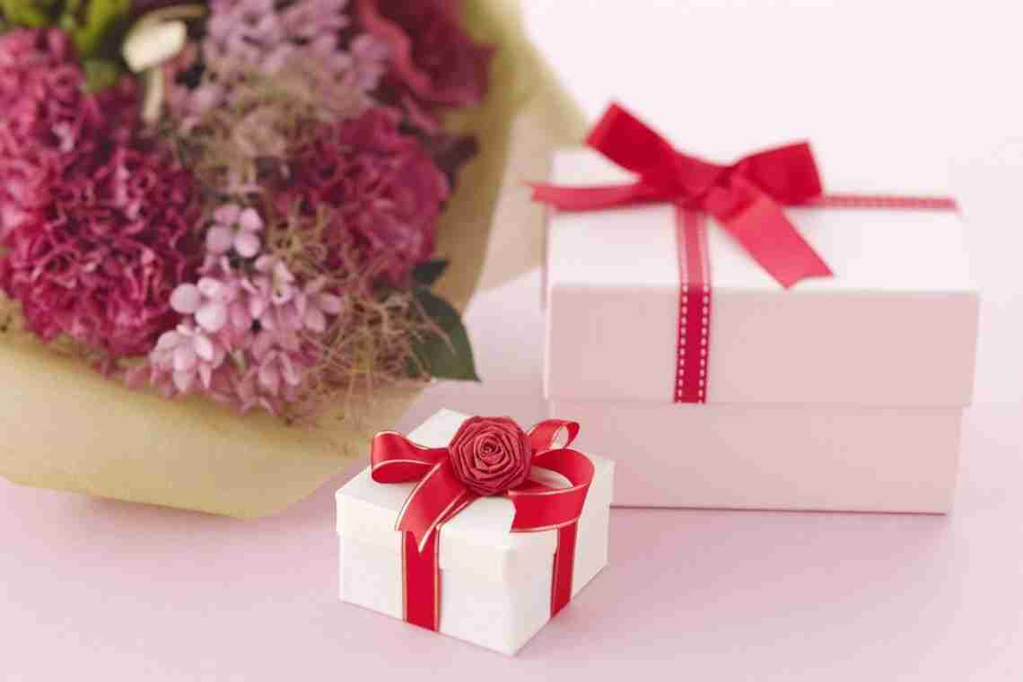 Які подарунки дарують жінкам на 8 березня