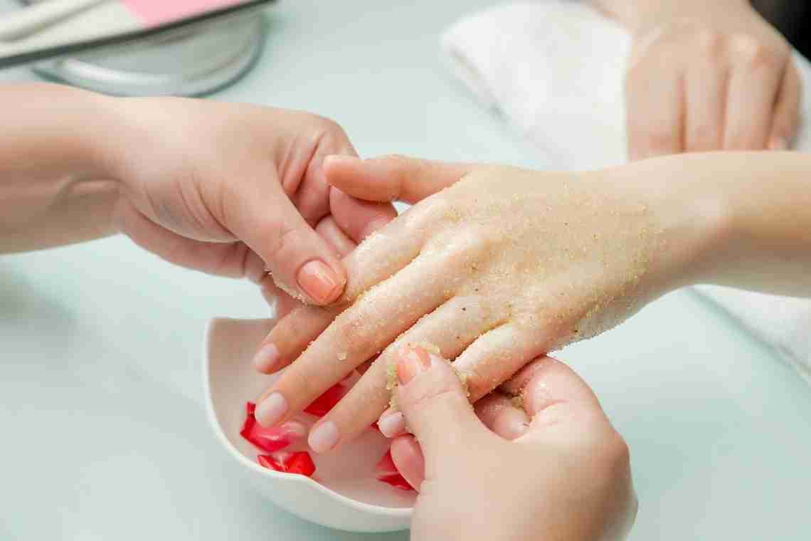 Як пом'якшити шкіру рук у домашніх умовах: зберігаємо молодість і повертаємо красу