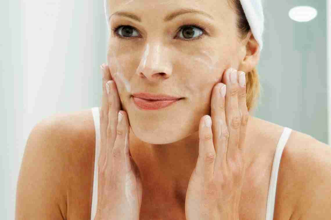 Як правильно доглядати за лаковою шкірою