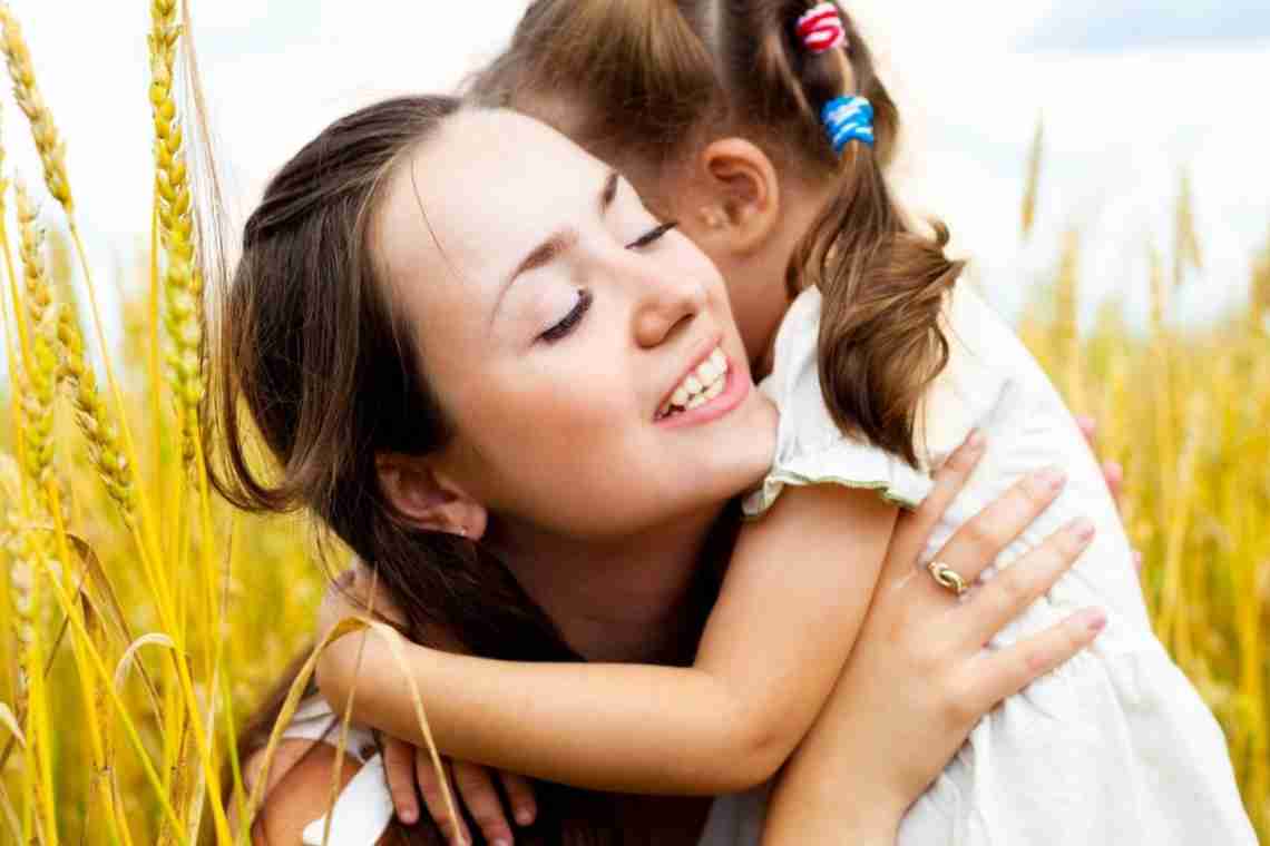 Чому потрібно обіймати дітей якомога частіше