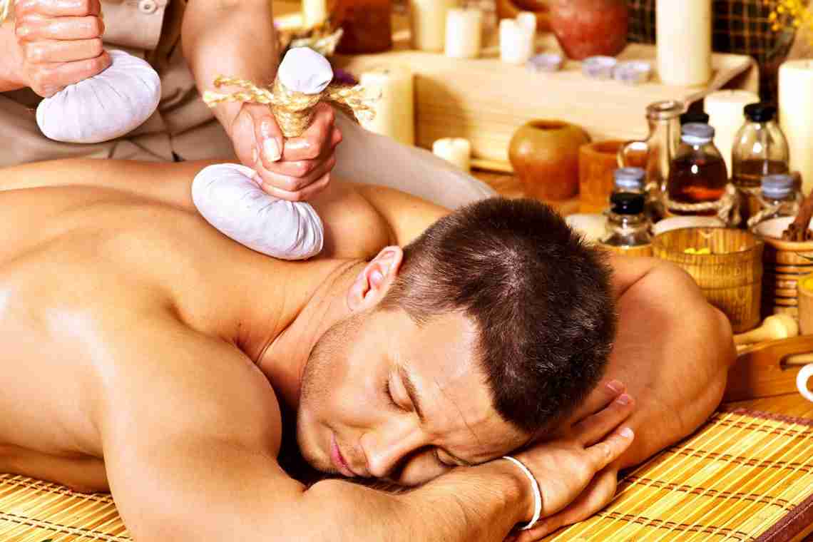 Розслаблюючий масаж спини для чоловіка - найкращий засіб від втоми