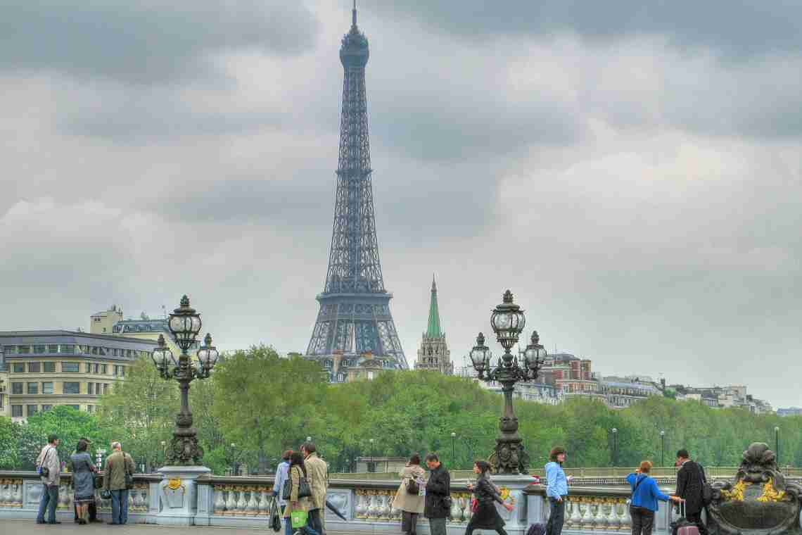 Відпочинок у Парижі на травневі свята