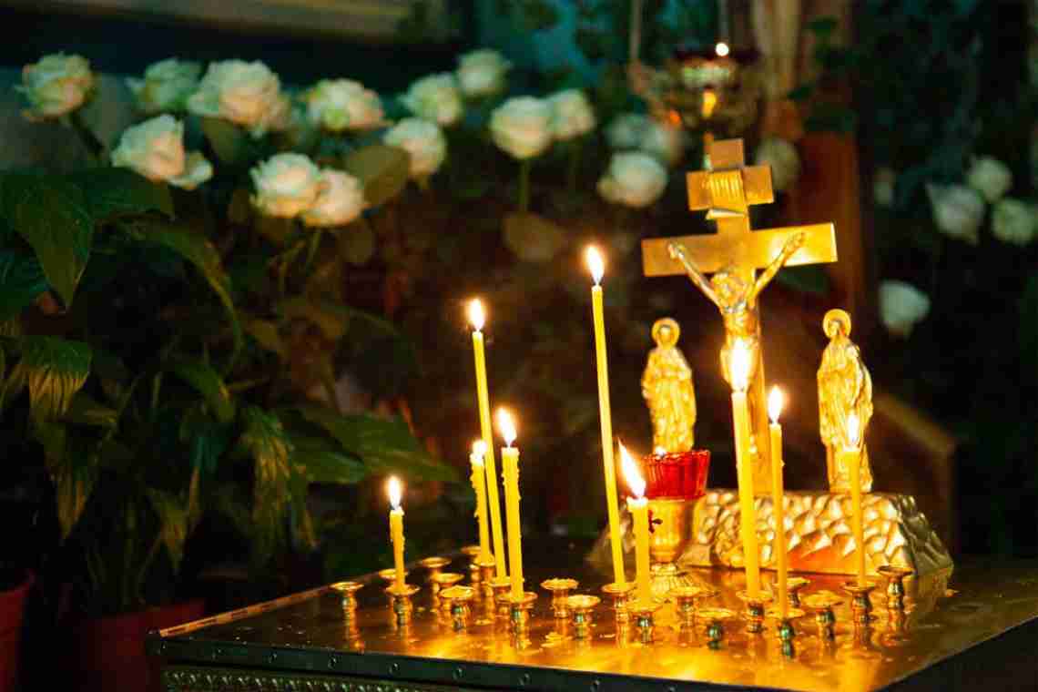 Православна молитва на Радоницю по покійних родичах (читається вдома або на кладовищі)