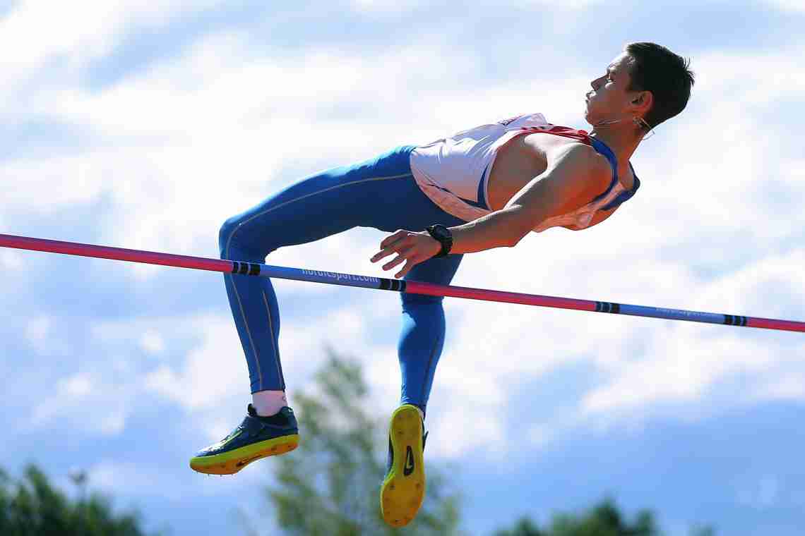 Світовий рекорд зі стрибків у висоту серед чоловіків, і серед жінок