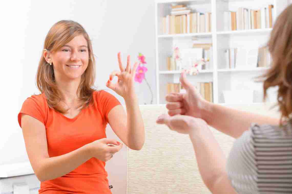 Про що розмовляють чоловіки мовою жестів