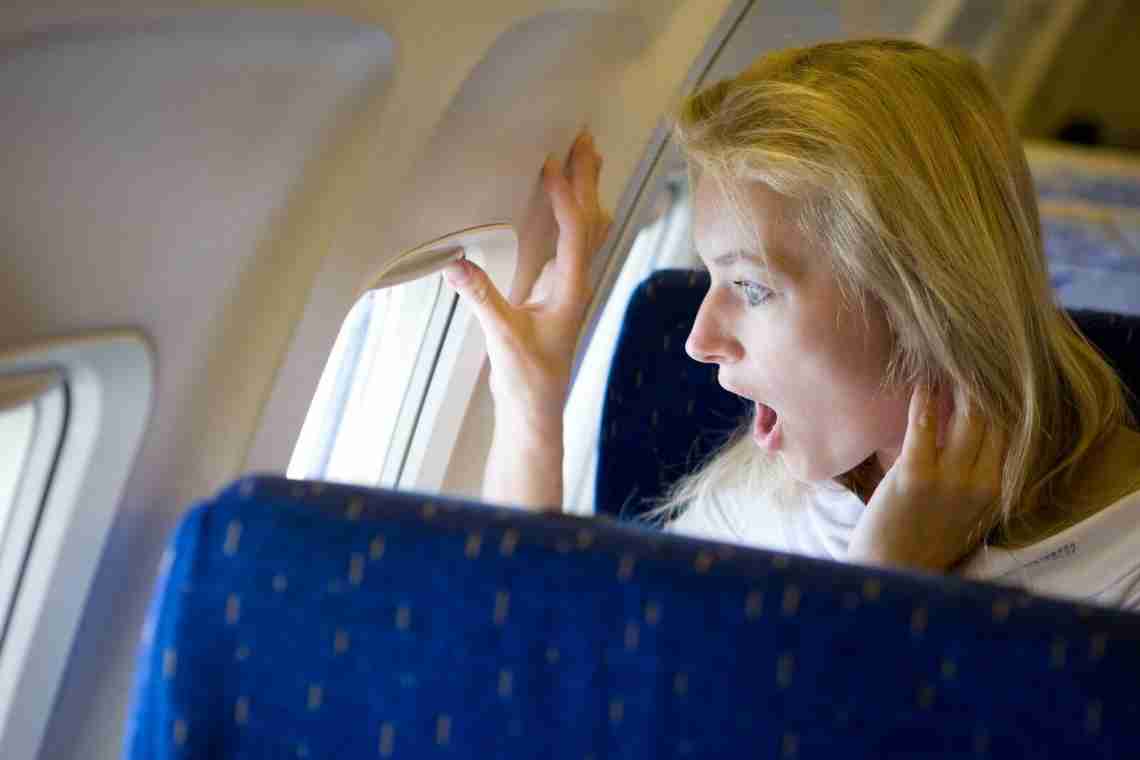 Як побороти страх перед польотом на літаку