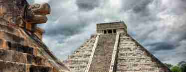 Піраміди Чічен-Іца в Мексиці