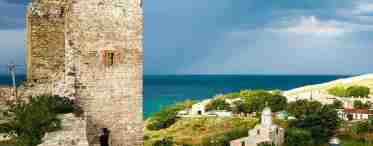 Набережна Феодосії: короткий опис, споруди, пам'ятники. Пляжі Феодосії
