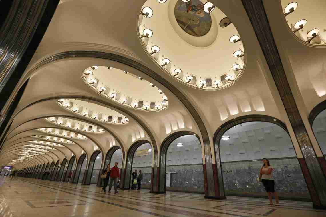 Знамениті Патріарші ставки - метро Маяковська
