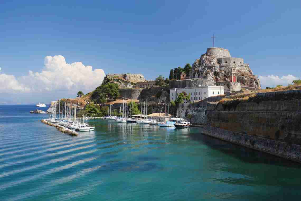 Дізнаємося як її пам'ятки острова Корфу варто подивитися?