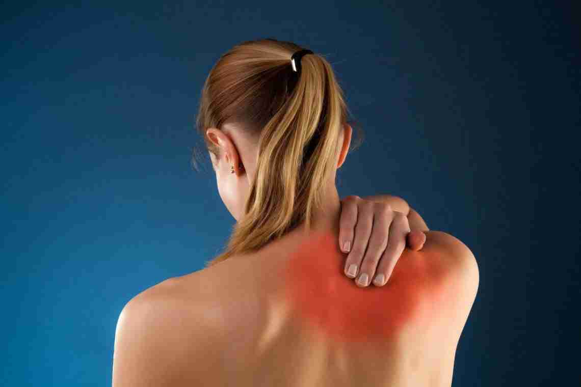 Болить плече лівої руки: як усунути неприємні симптоми?