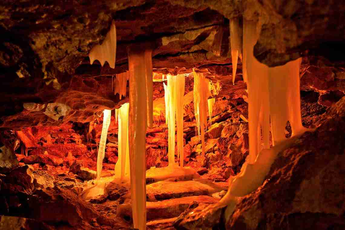 Кристальні печери: краса крижаних печер планети (фото)