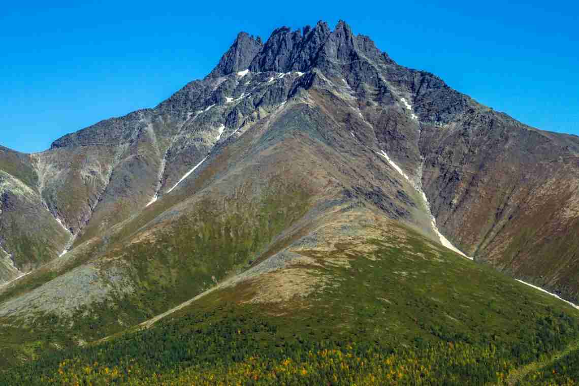 Гора Магнітна: географічне розташування, цікаві факти