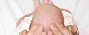 У дитини лушкається шкіра на голові: чим допомогти крихті?