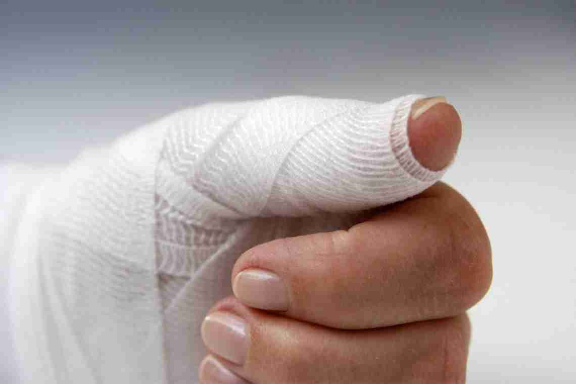 Що робити при порізі пальця?