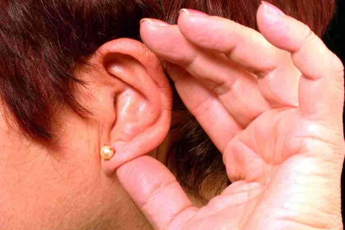 Кулька в мочці вуха: як вирішити проблему?