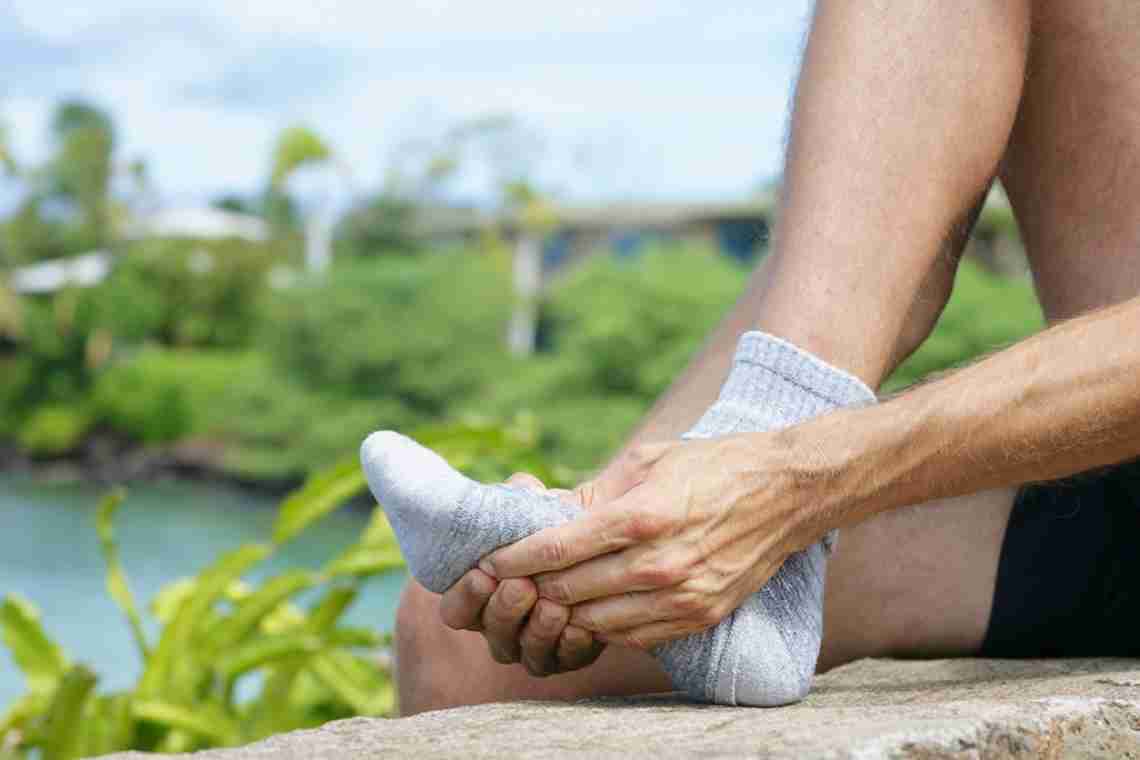 Чому чешуться ноги: можливі причини проблеми та методи боротьби