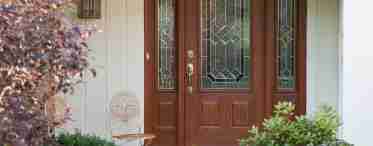 Вхідні двері зі склопакетом для заміського будинку
