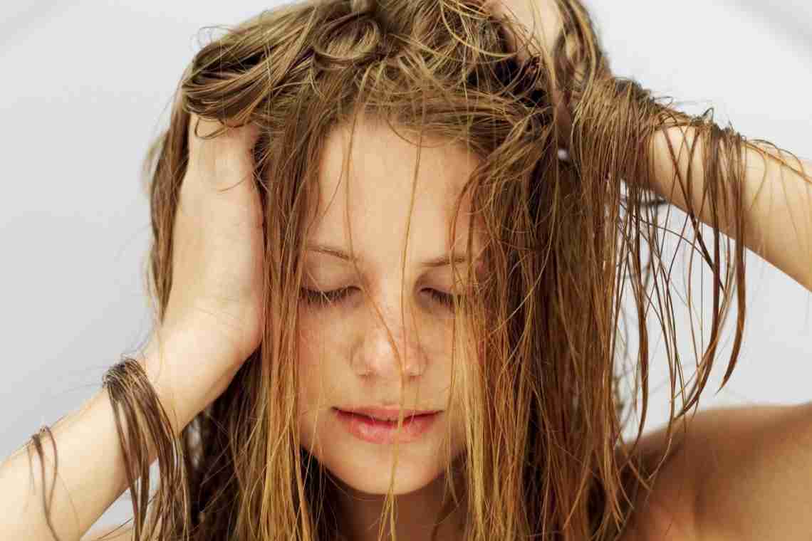 Чому волосся швидко стає жирним: шукаємо причини і боремося з проблемою