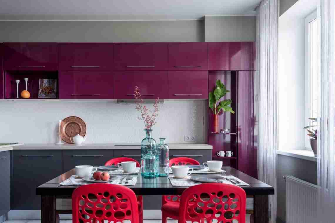 Кольорова плитка для кухні: поєднання кольорів