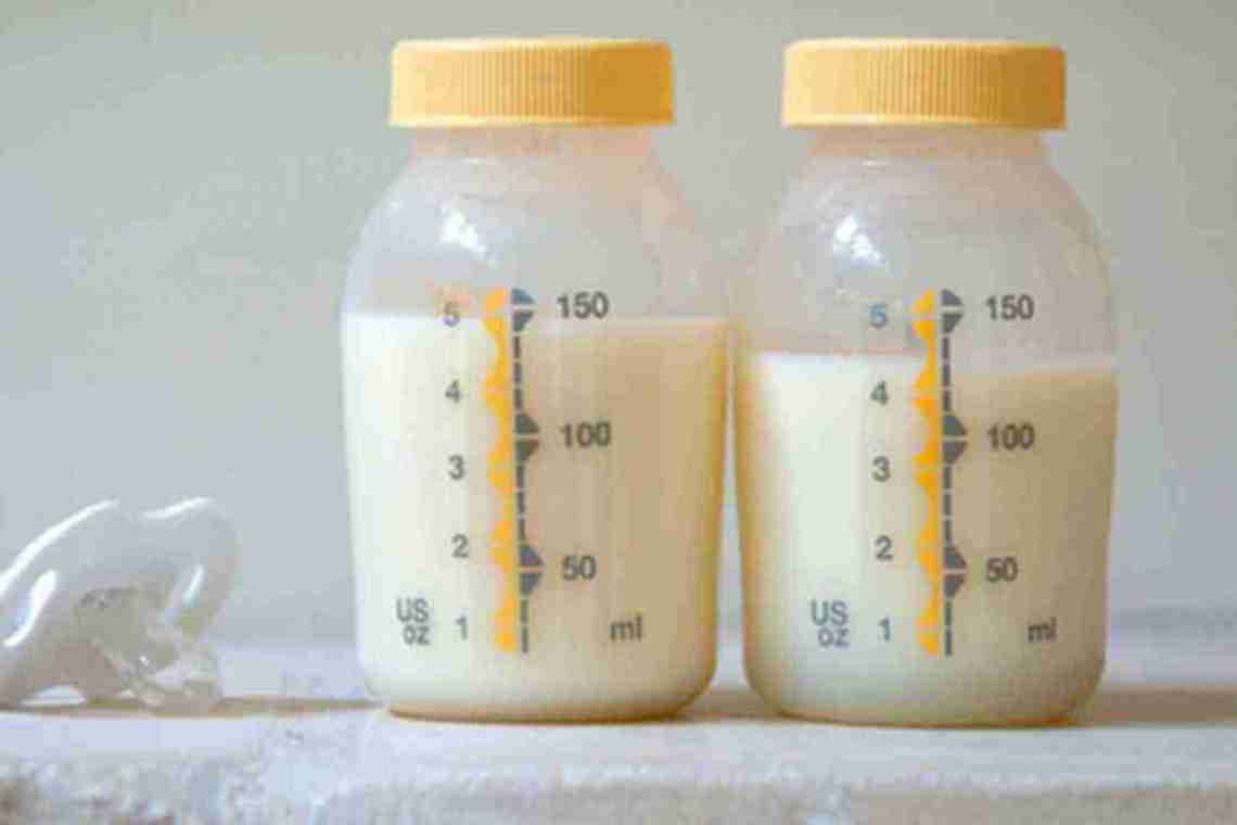 Особливості сцежування та зберігання грудного молока