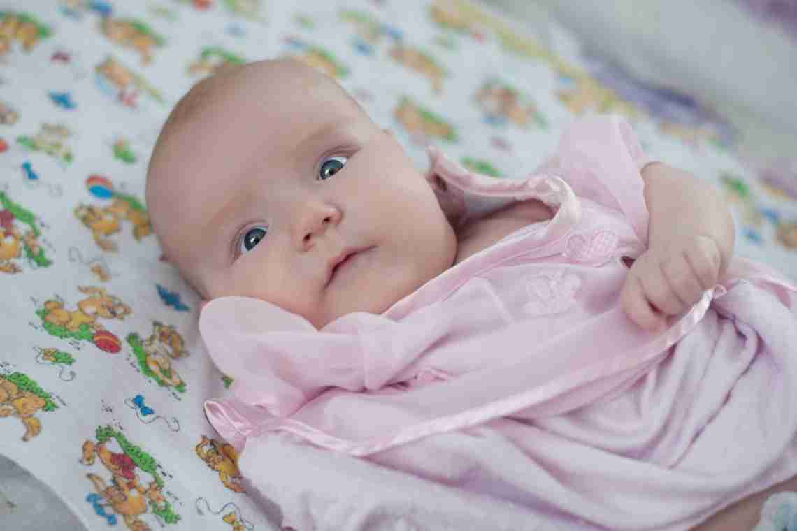 Коли у новонароджених дітей діагностують симптом Грефе? Усе про синдром сонця, що заходить