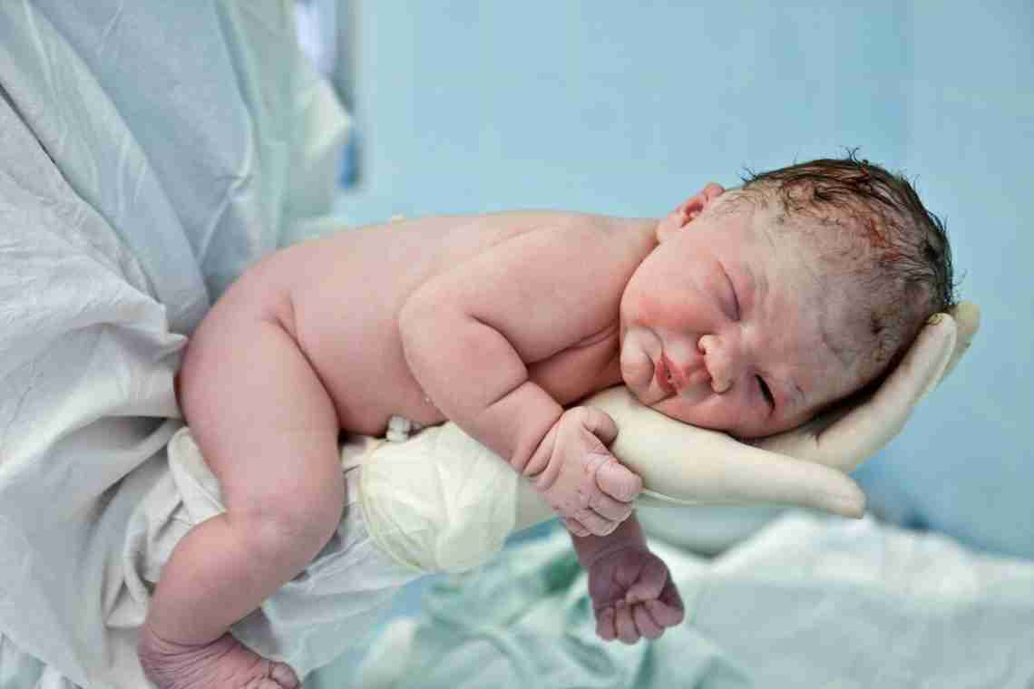 Як доглядати за новонародженим?