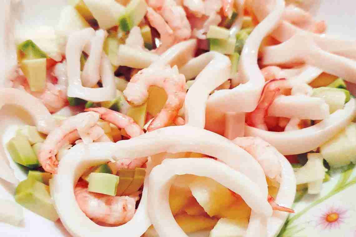 Салат з кальмарів з яйцем: чим можна урізноманітнити рецепти приготування