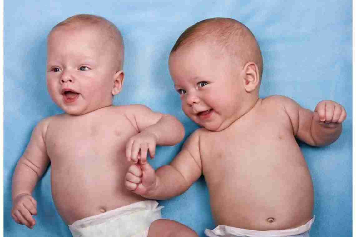 Однояйцеві та різнояйцеві близнюки: відмінності між двійнятами
