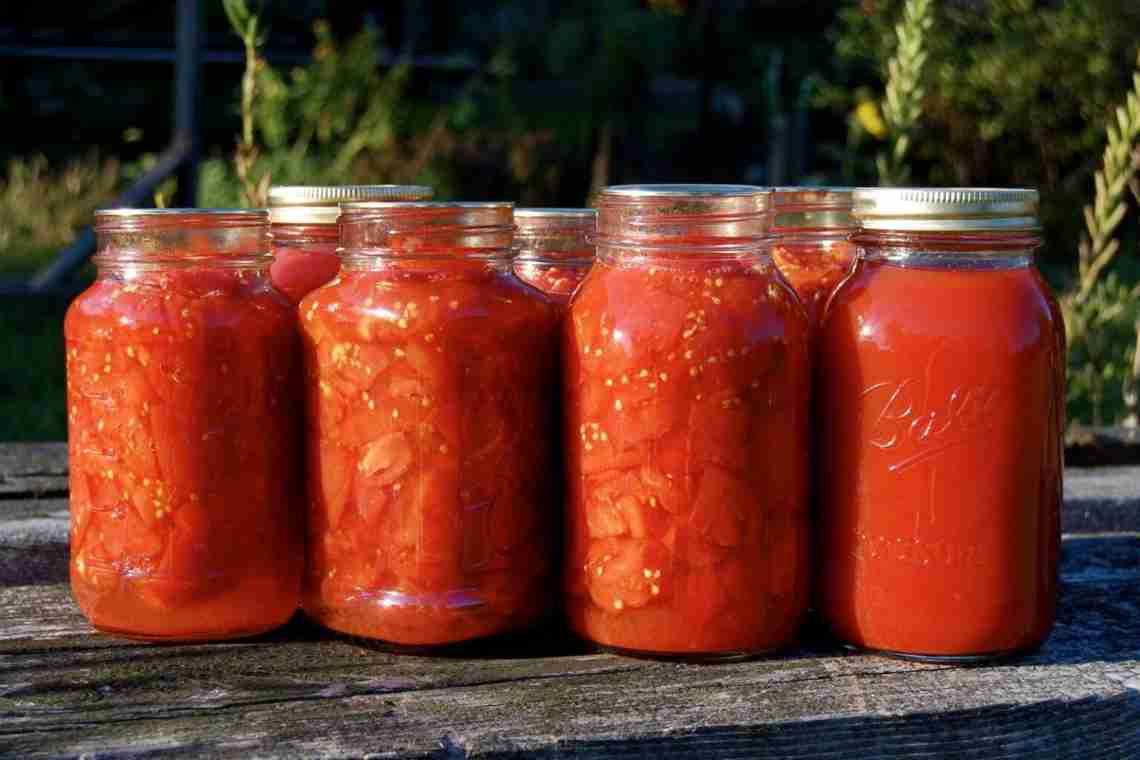 Різні рецепти приготування помідорів у власному соку