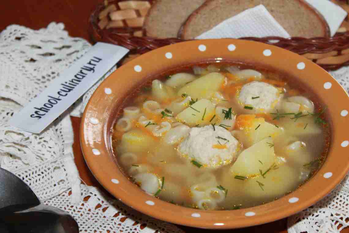 Як приготувати курячий суп з макаронами та іншими компонентами?