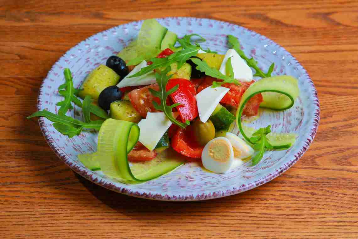 Величезна користь в одній тарілці: готуємо салат з топінамбуру
