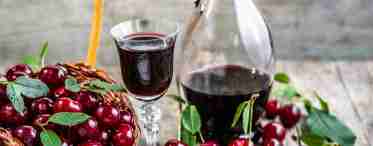 Легкий напій для дам: вчимося готувати вино з компоту