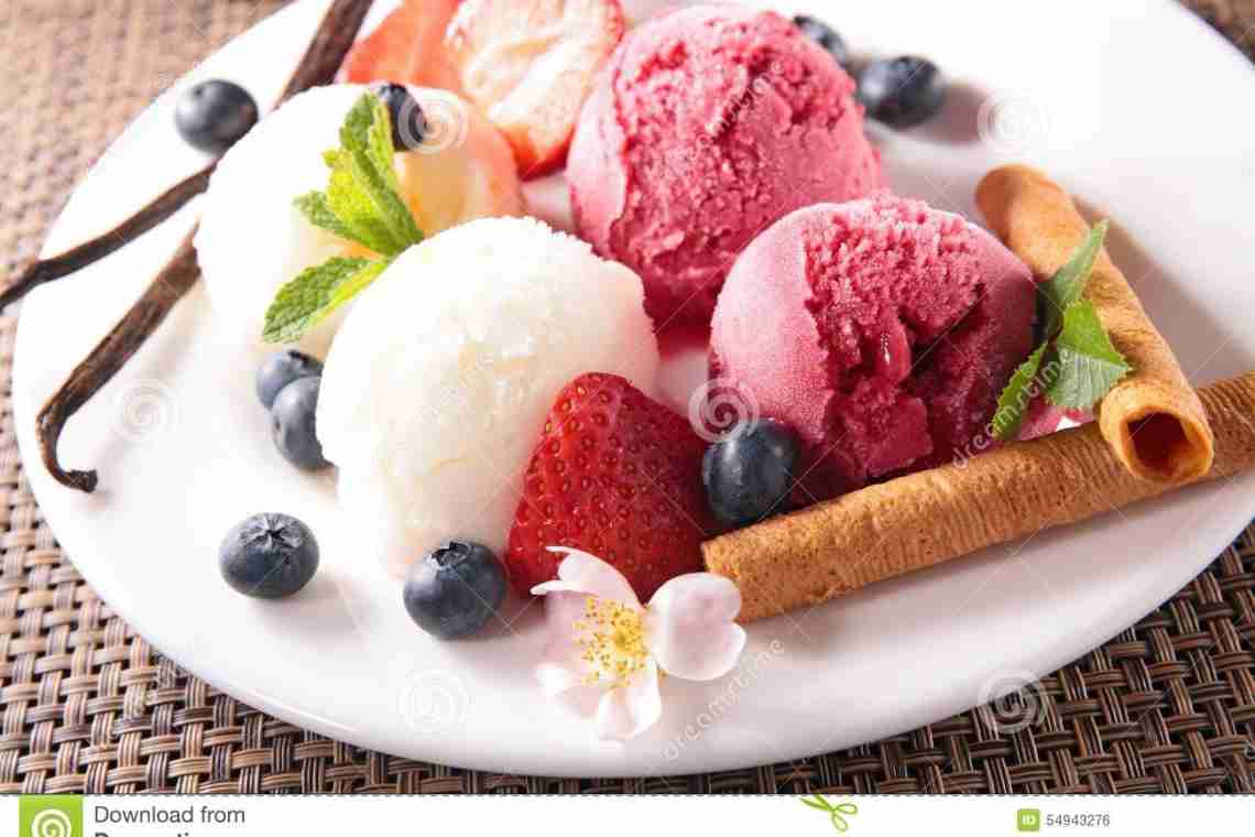 Улюблений літній холодний десерт: рецепти приготування домашнього фруктового морозива