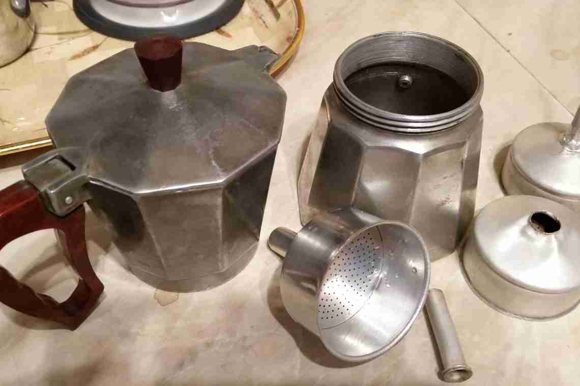 Як варити каву в гейзерній кавоварці та інших варіантах приладу?