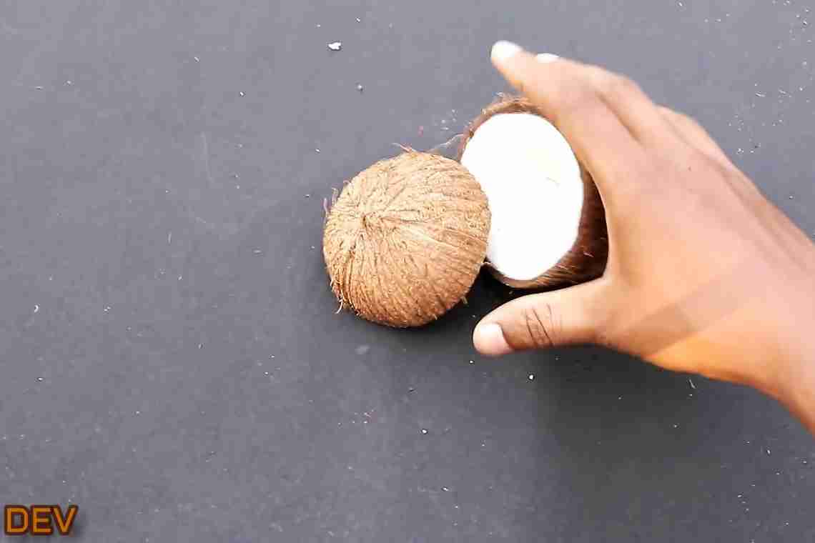 Як почистити кокос?