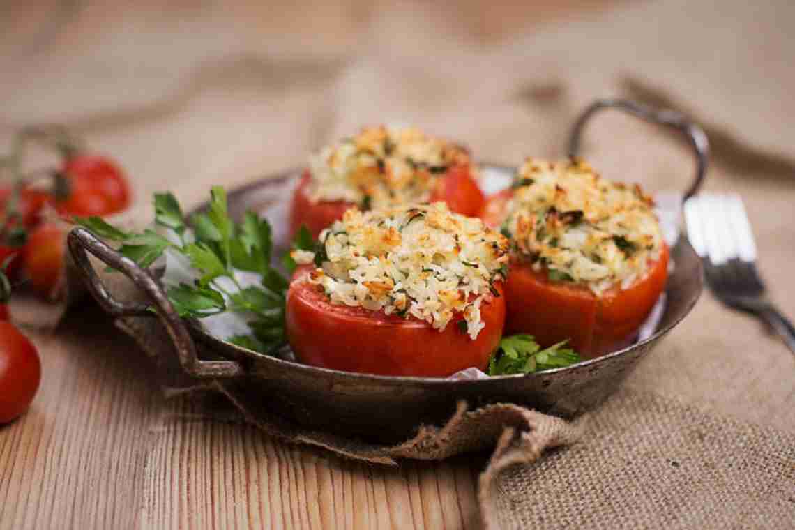 Як приготувати яєчню з помідорами