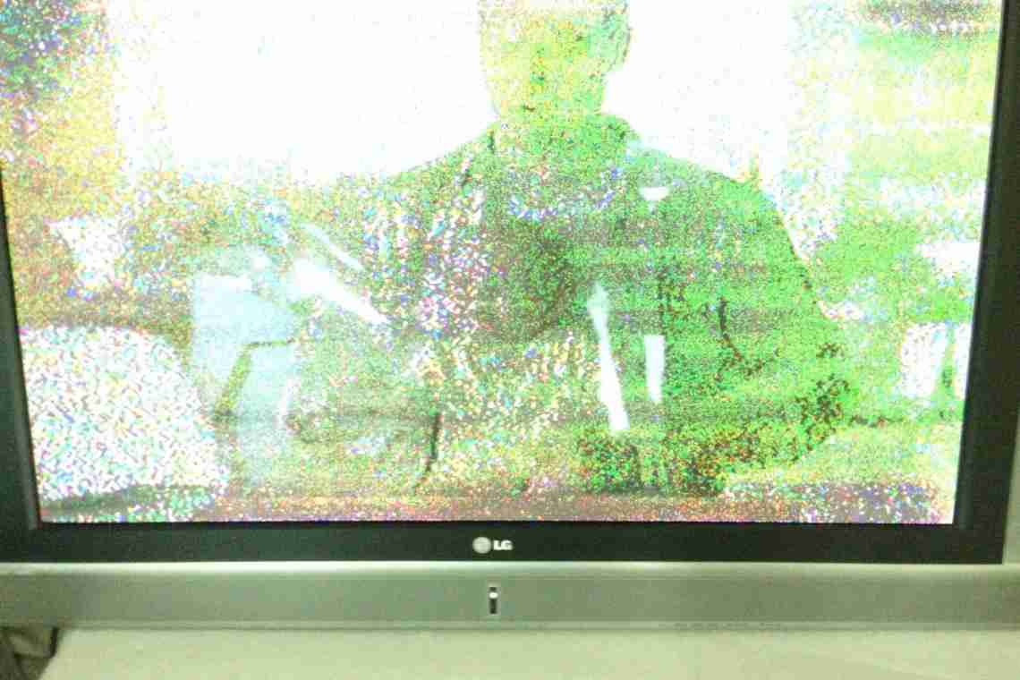 Телевізор показує чорно-біле зображення: причини та виправлення неполадки