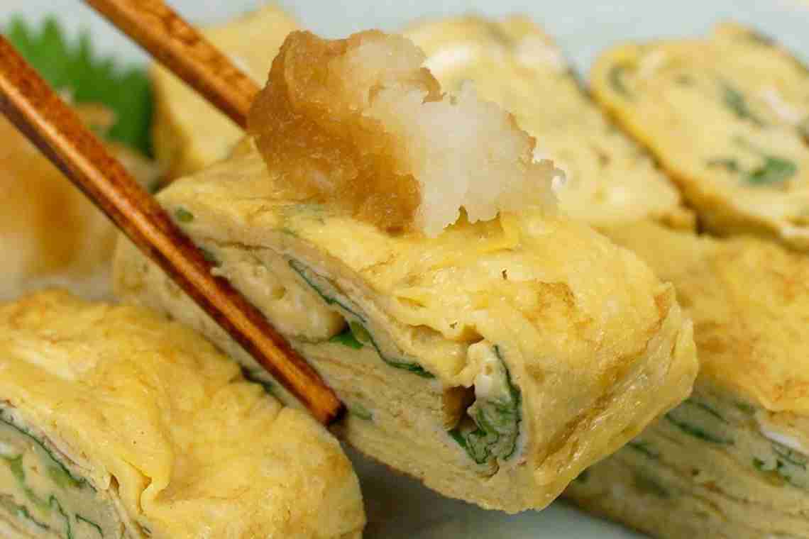 Як приготувати японський омлет тамагояки?