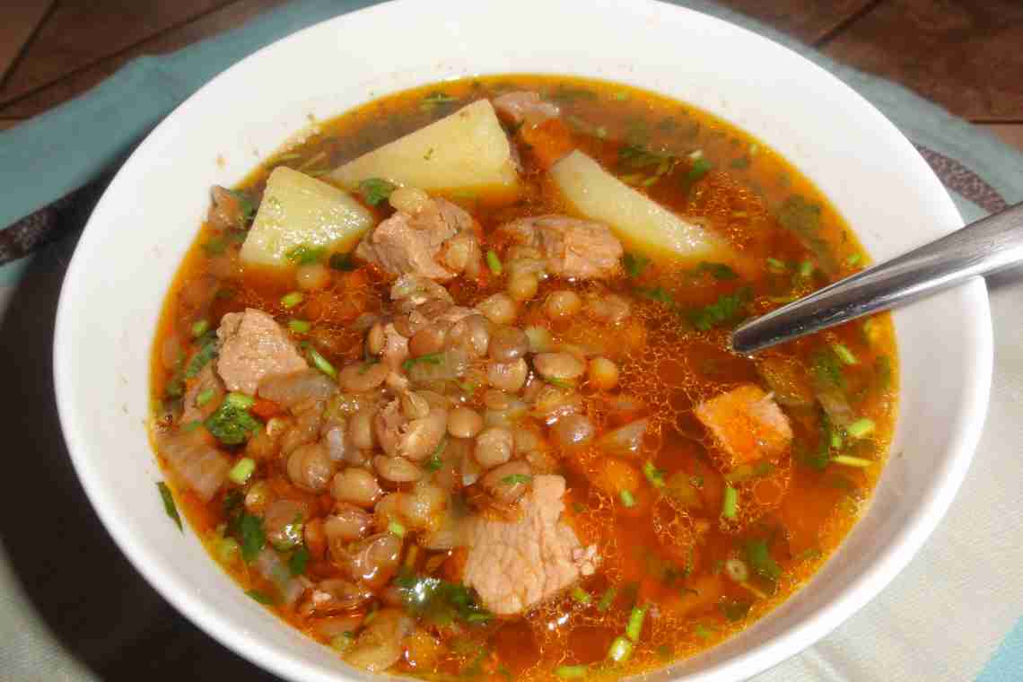 «Як приготувати мексиканський суп з рису, овочів і м'яса»