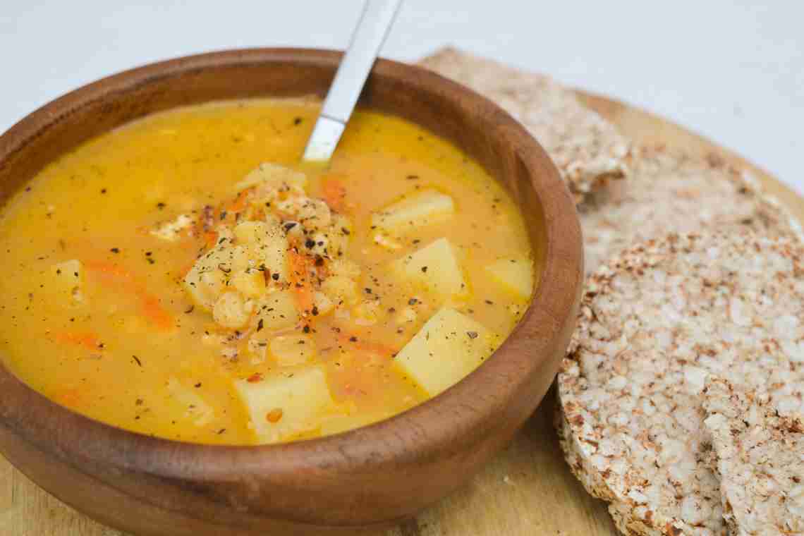 Як приготувати пісний горіховий суп з фасіллю.